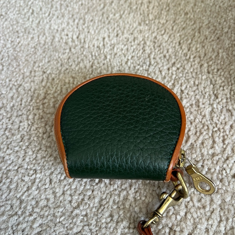 Dooney & Bourke Vintage Essex Bag with Coin Purse - Picture 9 of 10